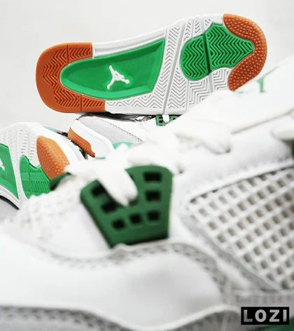 کتانی ساق‌دار بزرگ پا سفید سبز Nike air jordan 4
