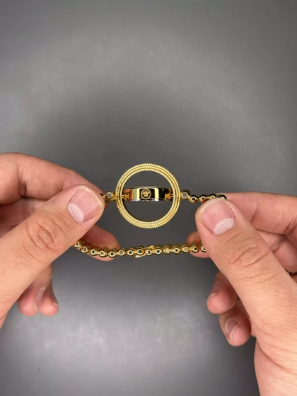 ساعت مچی ورساچه قاب چرخشی صفحه مشکی Versace