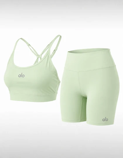 ست نیم‌تنه و شورتک ورزشی زنانه الو Alo Cozy Fit W