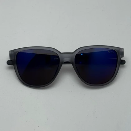 عینک آفتابی اوکلی سبک OAKLEY طوسی عدسی آبی آیینه ای کد 2435
