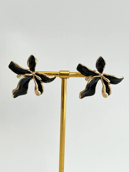 گوشواره گل مشکی