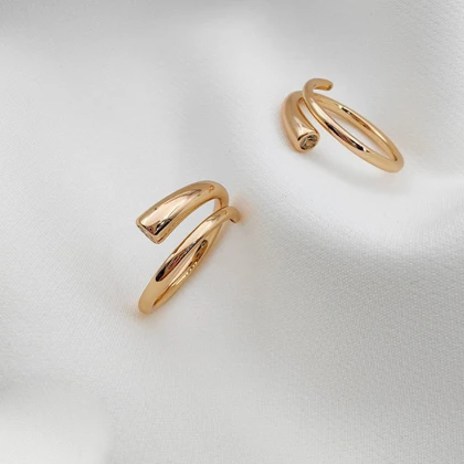 انگشتر زنانه ژوپینگ مدل حلقه باز طلایی مینیمال