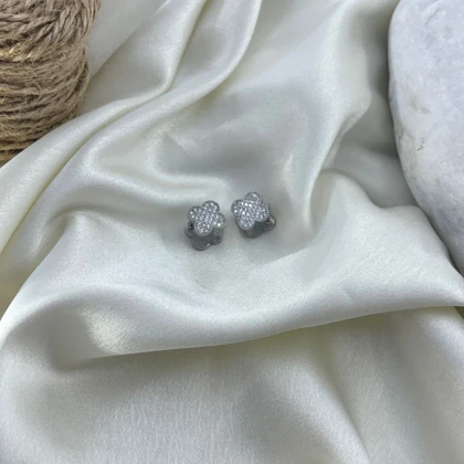گوشواره زنانه مدل آمیتیس طرح ونکلیف