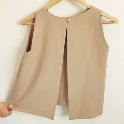 شومیز زنانه ی کرپ حریر پشت‌باز لنا (Lana) سین استایل