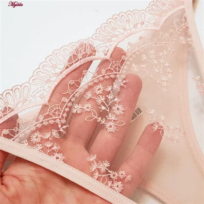 ست شورت و سوتین زنانه فنردار برتا گلبهی کد 5108-4032-P به همراه نگهدارنده جوراب