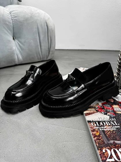 لوفر PRADA