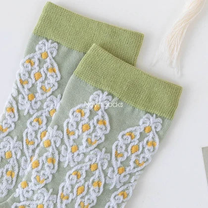 جوراب ساق‌دار گل‌گلی سبز