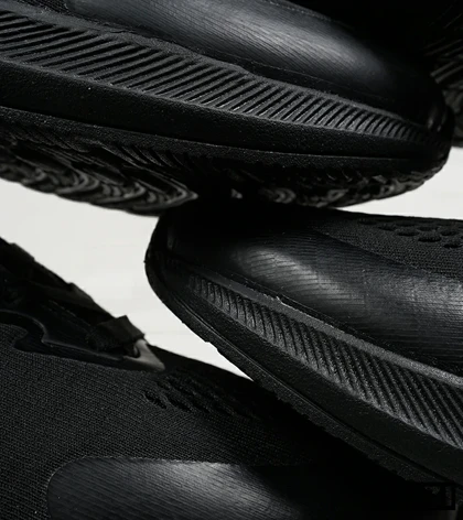 کفش کتانی مردانه مشکی NIKE AIR zoomx
