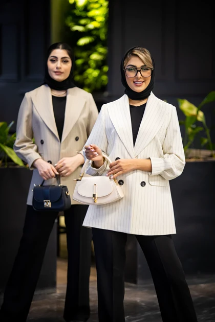 مانتو مازراتی کجراه دیپلمات مچ پیله