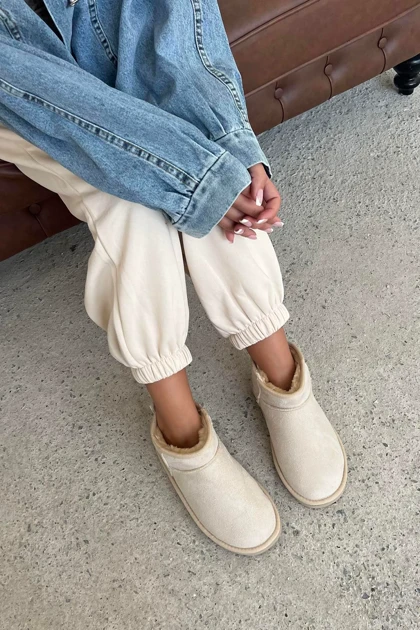 بوت و نیم بوت زنانه استراسونس straswans