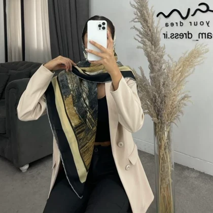 روسری حاشیه‌دار
