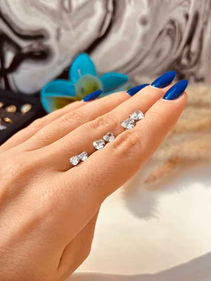 پیرسینگ گوش قلب نگینی