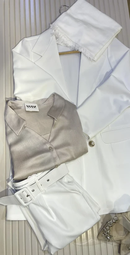 کت مازراتی سفید کد 1006