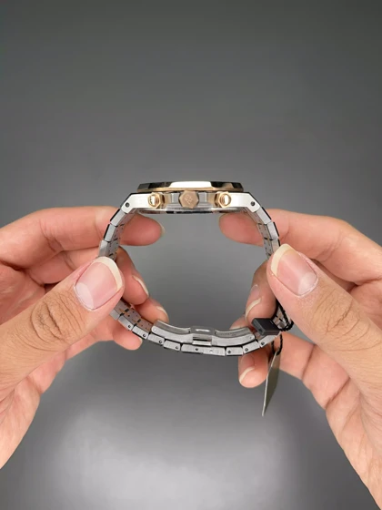 ساعت مچی اودمار پیگه کورنوگراف بند دور رنگ سیلور رزگلد صفحه سفید Audemars Piguet