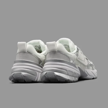 نایکی وی تو کی سفید نقره ای Nike V2K Run White Silver