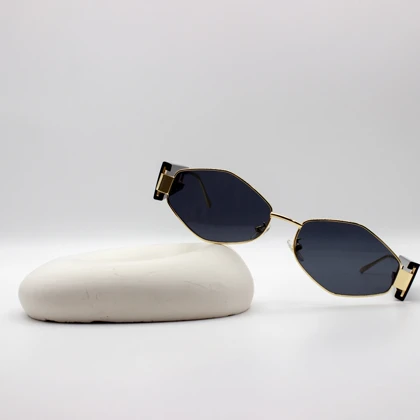 عینک آفتابی زنانه میو میو miu miu مدل 8021