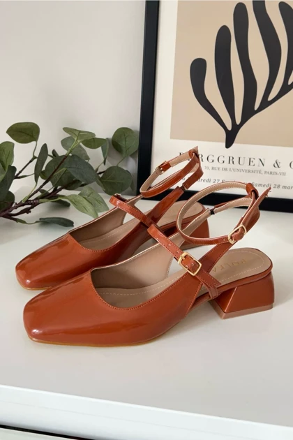 کفش پاشنه‌بلند کلاسیک زنانه polka-store polka-store