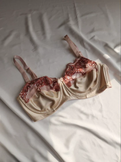 سوتین تک فنردار تک لایه برند LAVENDER کد: 2090