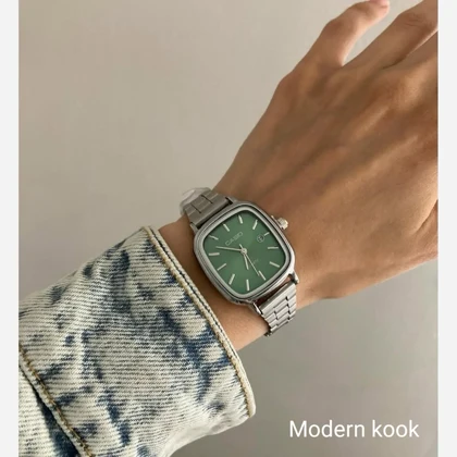 ساعت مچی مردانه کاسیو casio اصل ، صفحه مربعی سبز بند استیل نقره ای ضد آب رنگ ثابت