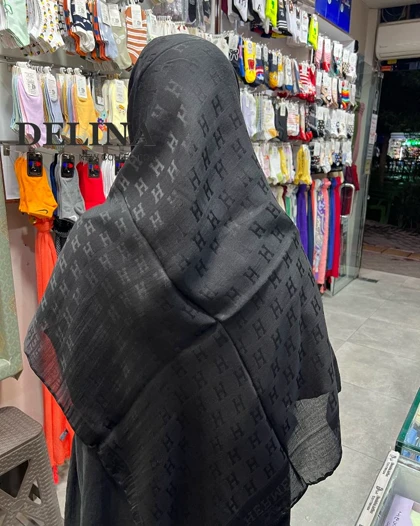 روسری مشکی نخ ابریشم مارک