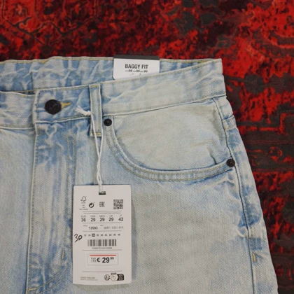 شلوار جین نیم بگ بدون جنسیت pull & bear کد 377