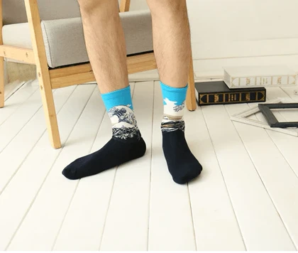 جوراب طرح موج های خروشان