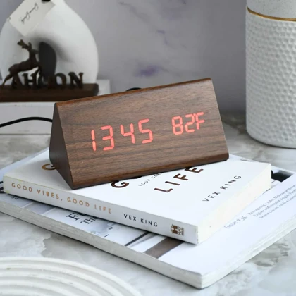 ساعت رومیزی دیجیتال وودن کلاک مدل مثلث