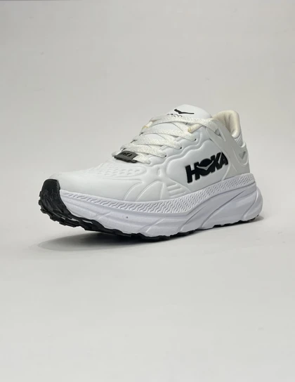 کتانی راحتی هوکا وان وان سفید رویه چرم