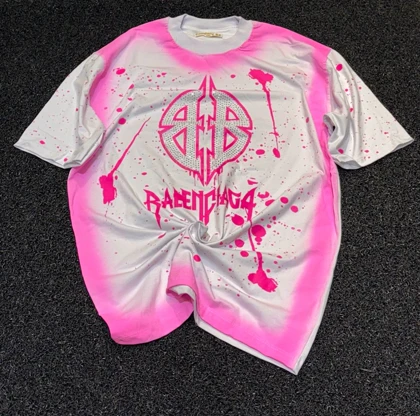 تیشرت بالانسیاگا کاستوم شده رنگ پاش نگین کاری مردانه فوق‌العاده خفن