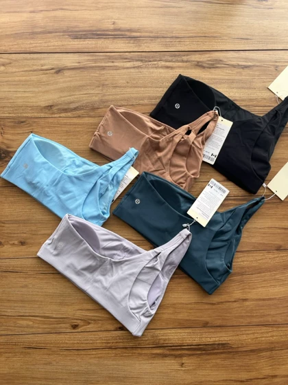 نیم‌تنه لولولومون Lululemon مدل Ribbed Nulu Asymmetrical