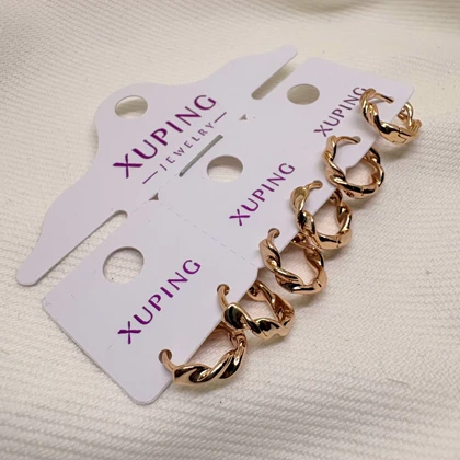 گوشواره حلقه‌ای ژوپینگ مدل «پیچک طلا» | مینی‌لوپ‌های بافت‌دار و درخشان