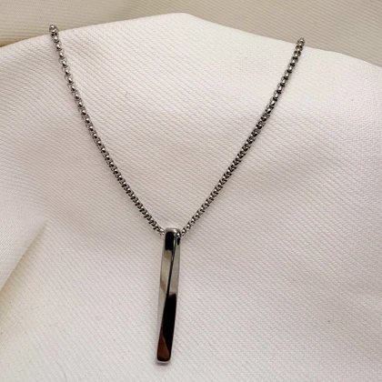 گردنبند مردانه استیل مدل «منشور مینیمال» | با زنجیر ونیزی (Box Chain) سیلور