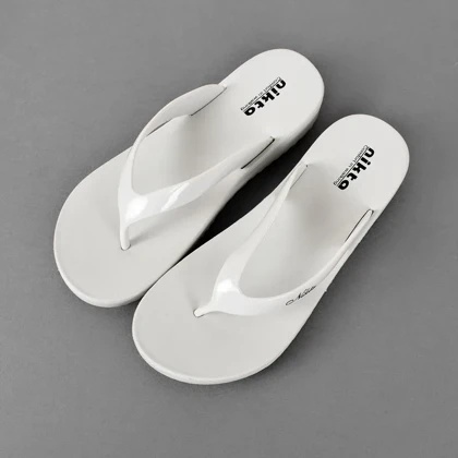 دمپایی زنانه نیکتا مدل لاانگشتی 2048