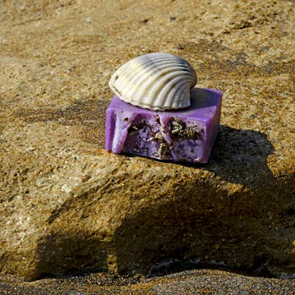 صابون اسطوخودوس دست‌ساز سزامول مناسب پوست‌های چرب و مستعد جوش حاوی عصاره اسطوخودوس وزن 80 گرم