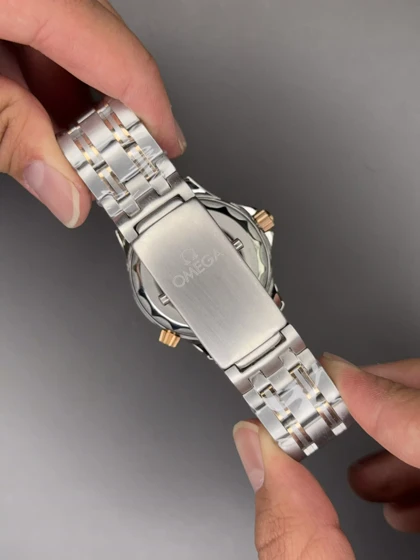 ساعت مچی امگا سیمستر سیلور رزگلد صفحه آبی Omega Seamaster Diver