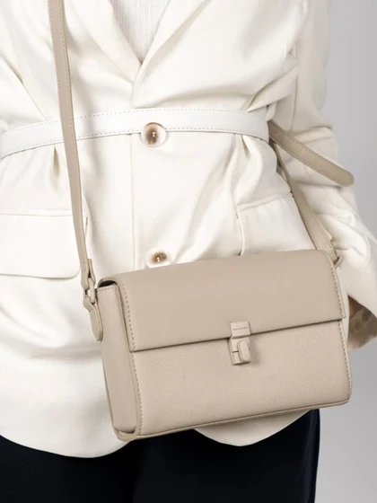 کیف دوشی زنانه چرم مصنوعی بدون دسته دیوید جونز DAVIDJONES