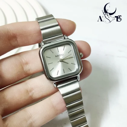 ساعت نایدو 1758