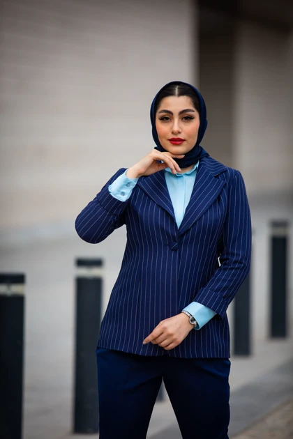 مانتو دیپلمات تک دکمه رها