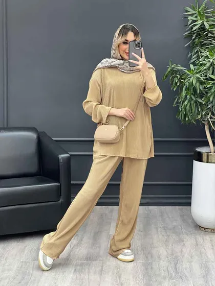 ست بلوز و شلوار پلیسه‌دار