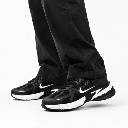 کفش کتانی مردانه بزرگ پا نایکی v2k رنگ مشکی سفید Nike V2k