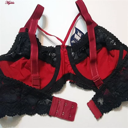 ست شورت و سوتین زنانه پانیذ مدل گیپور گل‌دار زرشکی کد 9007