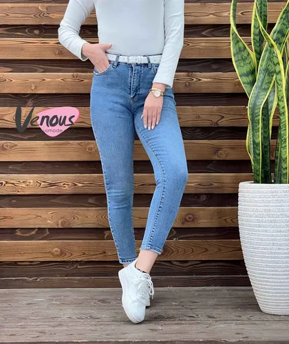 شلوار جین آبی روشن