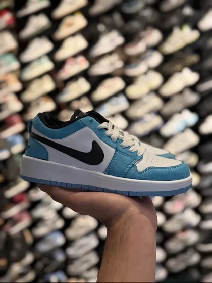 کتانی جردن وان زنانه سفیدآبی