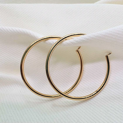 گوشواره استیل حلقه‌ای ساده (رنگ طلایی) | سایز متوسط و کلاسیک