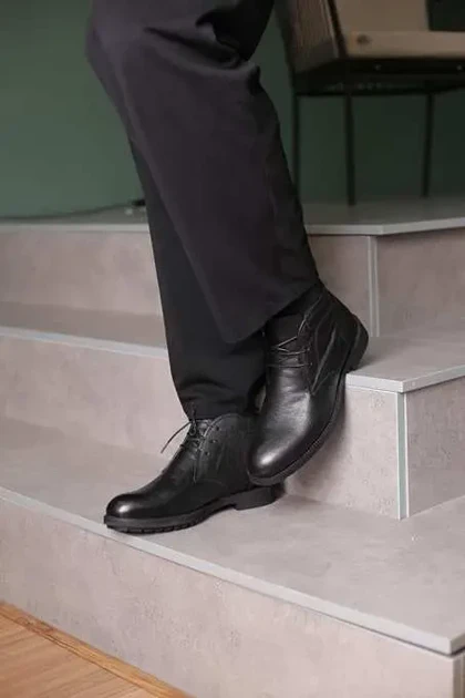 بوت مردانه چرم طبیعی کد 1093