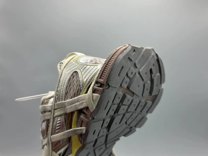 کتانی بالنسیاگا 3 ایکس بژ/Balenciaga