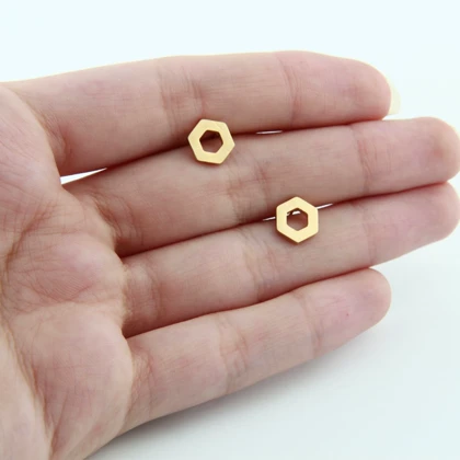 گوشواره دخترانه مدل میخی 6 ضلعی