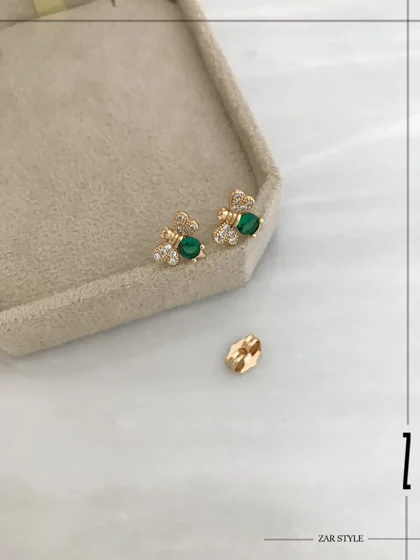 نیم‌ست زنبور نگین زمردی