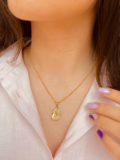 گردنبند گل جاودان