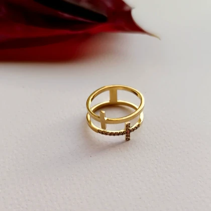 انگشتر طلایی